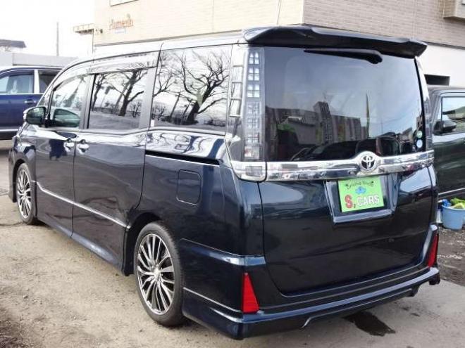 ヴォクシー2.0 ZS 煌II 4WD　本州車　保証付1年/走行距離無制限　4WD　ローダウン　両側パワースライドドア　純正9インチナビ　バックカメラ　ビルトインETC　社外18インチアルミホイール　アイドリングストップ　スマートキー　LEDヘッドライト 2000