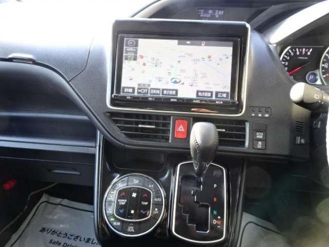 ヴォクシー2.0 ZS 煌II 4WD　本州車　保証付1年/走行距離無制限　4WD　ローダウン　両側パワースライドドア　純正9インチナビ　バックカメラ　ビルトインETC　社外18インチアルミホイール　アイドリングストップ　スマートキー　LEDヘッドライト 2000