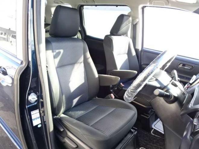 ヴォクシー2.0 ZS 煌II 4WD　本州車　保証付1年/走行距離無制限　4WD　ローダウン　両側パワースライドドア　純正9インチナビ　バックカメラ　ビルトインETC　社外18インチアルミホイール　アイドリングストップ　スマートキー　LEDヘッドライト 2000