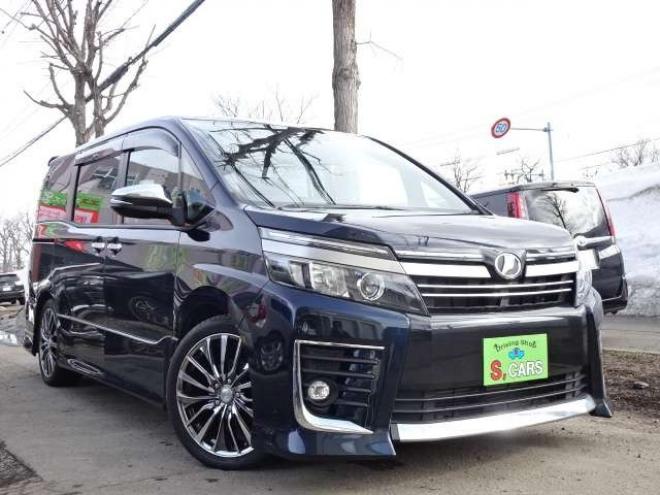 ヴォクシー2.0 ZS 煌II 4WD　本州車　保証付1年/走行距離無制限　4WD　ローダウン　両側パワースライドドア　純正9インチナビ　バックカメラ　ビルトインETC　社外18インチアルミホイール　アイドリングストップ　スマートキー　LEDヘッドライト 2000