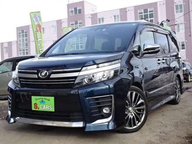 ヴォクシー2.0 ZS 煌II 4WD　本州車　保証付1年/走行距離無制限　4WD　ローダウン　両側パワースライドドア　純正9インチナビ　バックカメラ　ビルトインETC　社外18インチアルミホイール　アイドリングストップ　スマートキー　LEDヘッドライト 2000