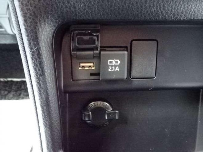 ヴォクシー2.0 ZS 煌II 4WD　本州車　保証1年/走行距離無制限　4WD　後期型　トヨタセーフティセンス　両側パワースライドドア　純正ナビ　地デジ　バックカメラ　LEDヘッドライト　ビルトインETC　クルーズコントロール 2000