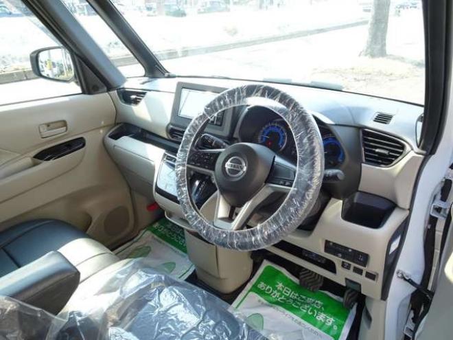 ルークスX 4WD　保証1年/走行距離無制限　4WD　パワースライドドア　純正ナビ　地デジ　全方位カメラ　純正エンジンスターター　社外15インチアルミ  前後ドライブレコーダー ハンズフリーオートスライドドア　中古冬タイヤ付き 660