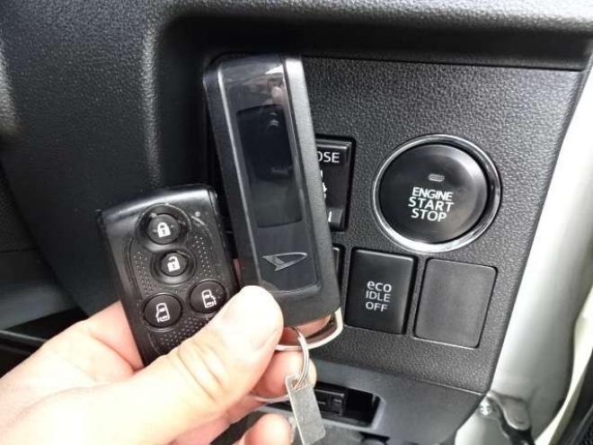 タントカスタム RS トップエディション SAII 4WD　保証1年/走行距離無制限　4WD　ワンオーナー　衝突軽減ブレーキシステム　両側パワースライドドア　純正ナビ　地デジ　バックカメラ　HDMI入力　純正エンジンスターター　LEDヘッドライト　ハーフレザーシート 660