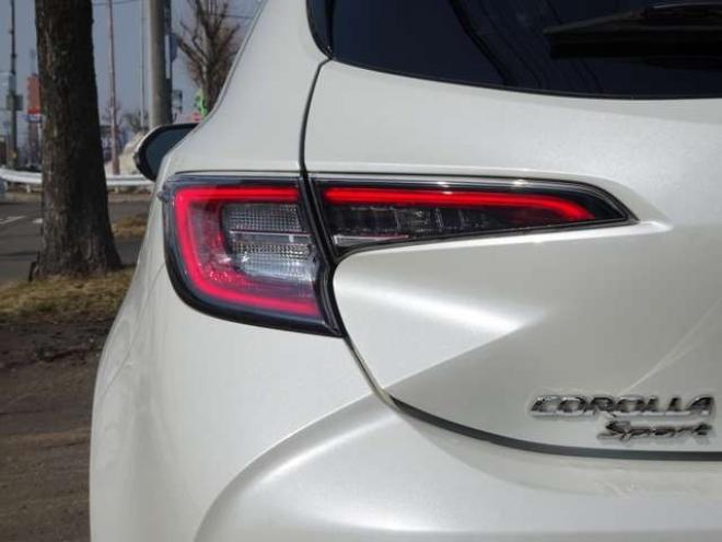 カローラスポーツ 1.2 G Z 4WD　保証1年/走行距離無制限　4WD　トヨタセーフティセンス　　TRDエアロ 純正9インチナビ 地デジ バックカメラ ブラインドスポットモニター　ヘッドアップディスプレイ　ハーフレザー　ステアリングヒーター 冬タイヤ付 1200