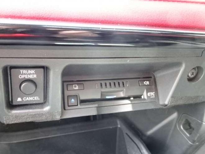 クラウンハイブリッド 2.5 RS アドバンス Four 4WD　保証付2年/走行距離無制限　4WD　ローダウン　クレンツェ20AW　サンルーフ BCM セーフティセンスLEDヘッドライト　メーカーナビ　全方位カメラ　純正エンジンスターター ハーフレザーシート　デジタルインナーミラー 2500