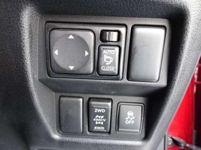 ジューク1.6 16GT FOUR タイプV 4WD　保証1年/走行距離無制限　切替4WD　純正ナビ　地デジ　バックカメラ　純正エンジンスターター　インテリジェントキー　プッシュスタート 1600