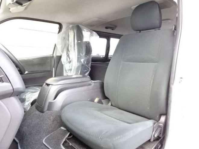 ハイエースバン2.8 スーパーGL ロング ディーゼルターボ 4WD　本州車　4WD　プッシュスタート　スマートキー　オートマチックハイビーム　ETC　MID　GRCIA　WHEEL　バックカメラ　リヤヒーター　リヤエアコン　AC100V 2800