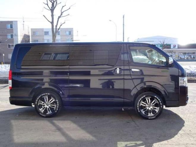 ハイエースバン3.0 スーパーGL ダークプライム ロングボディ ディーゼルターボ 4WD　本州車　4WD　3.0ディーゼルターボ　ダークプライム　新品タイミングベルト/ウォーターポンプ交換込　DELF&NASCARホワイトレタータイヤ　バックカメラ　本革巻黒木目ハンドル　メッキグリル　LEDヘッドライト ETC 3000