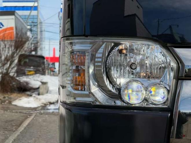 ハイエースバン3.0 スーパーGL ダークプライム ロングボディ ディーゼルターボ 4WD　本州車　4WD　3.0ディーゼルターボ　ダークプライム　新品タイミングベルト/ウォーターポンプ交換込　DELF&NASCARホワイトレタータイヤ　バックカメラ　本革巻黒木目ハンドル　メッキグリル　LEDヘッドライト ETC 3000