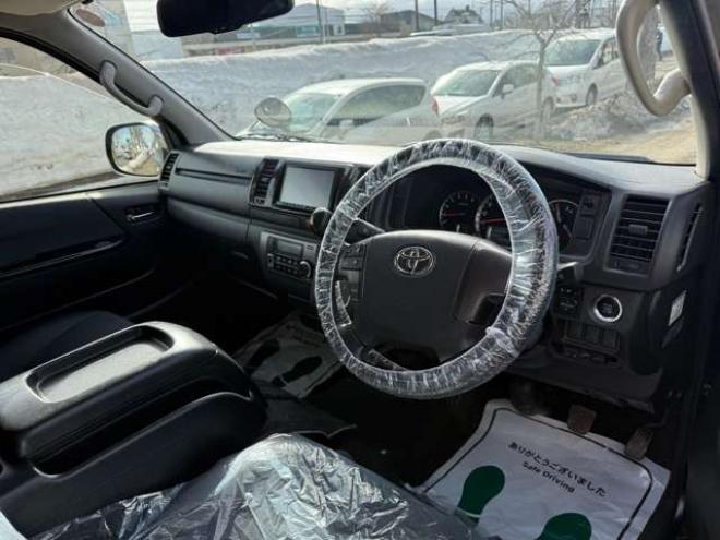 ハイエースバン3.0 スーパーGL ダークプライム ロングボディ ディーゼルターボ 4WD　本州車　4WD　3.0ディーゼルターボ　ダークプライム　新品タイミングベルト/ウォーターポンプ交換込　DELF&NASCARホワイトレタータイヤ　バックカメラ　本革巻黒木目ハンドル　メッキグリル　LEDヘッドライト ETC 3000