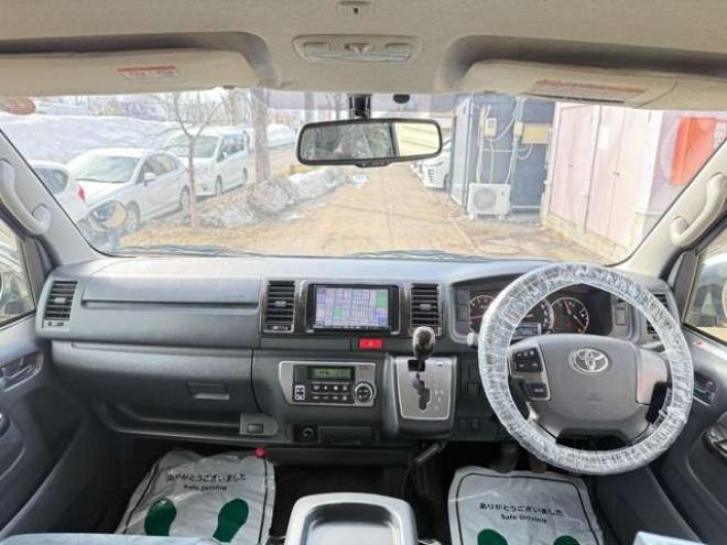 ハイエースバン3.0 スーパーGL ダークプライム ロングボディ ディーゼルターボ 4WD　本州車　4WD　3.0ディーゼルターボ　ダークプライム　新品タイミングベルト/ウォーターポンプ交換込　DELF&NASCARホワイトレタータイヤ　バックカメラ　本革巻黒木目ハンドル　メッキグリル　LEDヘッドライト ETC 3000