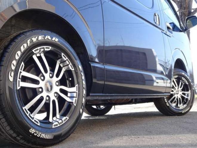 ハイエースバン3.0 スーパーGL ダークプライム ロングボディ ディーゼルターボ 4WD　本州車　4WD　3.0ディーゼルターボ　ダークプライム　新品タイミングベルト/ウォーターポンプ交換込　DELF&NASCARホワイトレタータイヤ　バックカメラ　本革巻黒木目ハンドル　メッキグリル　LEDヘッドライト ETC 3000