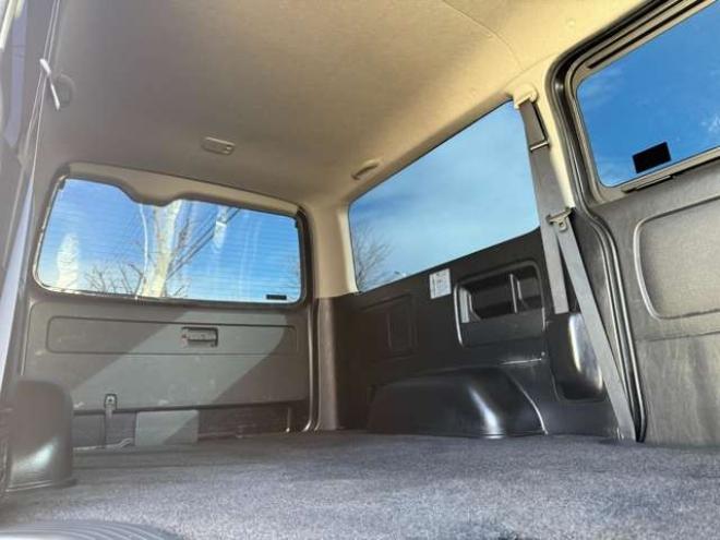 ハイエースバン3.0 スーパーGL ダークプライム ロングボディ ディーゼルターボ 4WD　本州車　4WD　3.0ディーゼルターボ　ダークプライム　新品タイミングベルト/ウォーターポンプ交換込　DELF&NASCARホワイトレタータイヤ　バックカメラ　本革巻黒木目ハンドル　メッキグリル　LEDヘッドライト ETC 3000