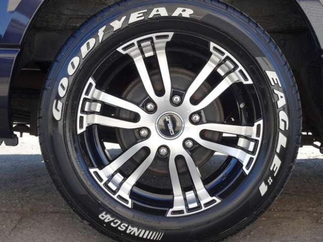 ハイエースバン3.0 スーパーGL ダークプライム ロングボディ ディーゼルターボ 4WD　本州車　4WD　3.0ディーゼルターボ　ダークプライム　新品タイミングベルト/ウォーターポンプ交換込　DELF&NASCARホワイトレタータイヤ　バックカメラ　本革巻黒木目ハンドル　メッキグリル　LEDヘッドライト ETC 3000