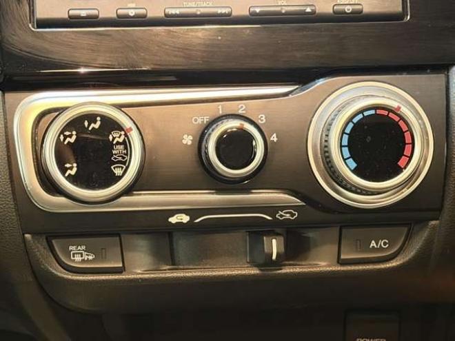 フィット1.3 13G Fパッケージ 4WD　防錆塗装4WDスマキーナビETC 1300