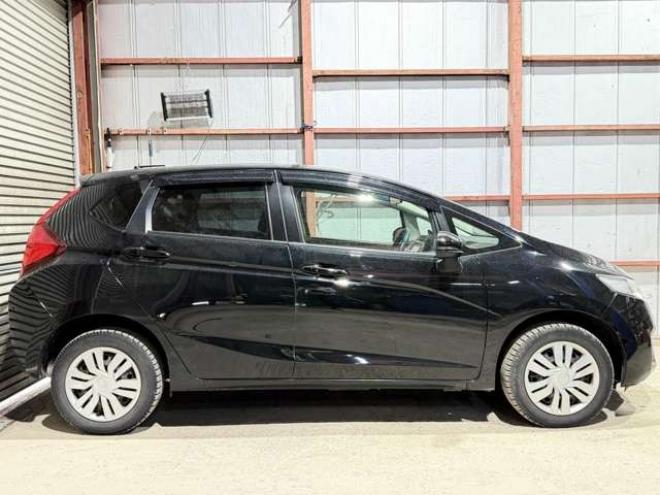 フィット1.3 13G Fパッケージ 4WD　防錆塗装4WDスマキーナビETC 1300