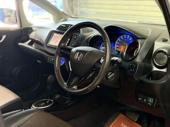 フィットシャトルハイブリッド1.3 スマートセレクション ファインライン　防錆塗装TVナビBカメETC 2WD 1300