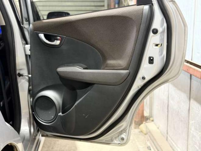 フィットシャトルハイブリッド1.3 スマートセレクション ファインライン　防錆塗装TVナビBカメETC 2WD 1300