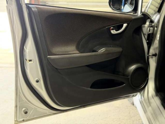 フィットシャトルハイブリッド1.3 スマートセレクション ファインライン　防錆塗装TVナビBカメETC 2WD 1300