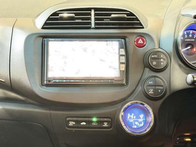 フィットシャトルハイブリッド1.3 スマートセレクション ファインライン　防錆塗装TVナビBカメETC 2WD 1300