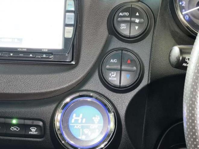 フィットシャトルハイブリッド1.3 スマートセレクション ファインライン　防錆塗装TVナビBカメETC 2WD 1300