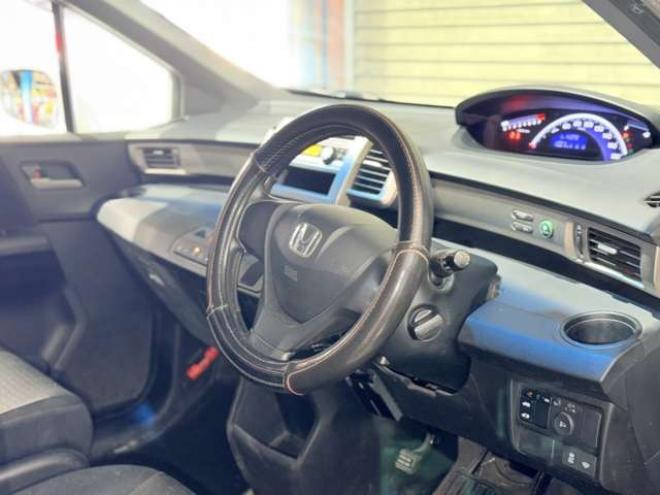 フリードスパイク1.5 G ジャストセレクション 4WD　防錆塗装4WDスマキーCDオーディオETC 1500