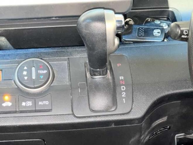 フリードスパイク1.5 G ジャストセレクション 4WD　防錆塗装4WDスマキーCDオーディオETC 1500