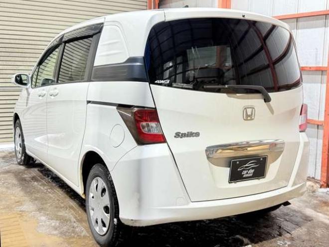 フリードスパイク1.5 G ジャストセレクション 4WD　防錆塗装4WDスマキーCDオーディオETC 1500