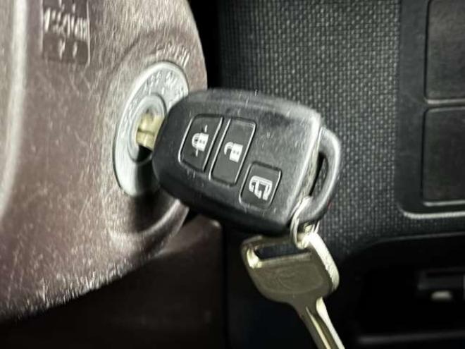 スペイド1.5 F 4WD　防錆塗装4WDキーレスTVナビBカメETC 1500