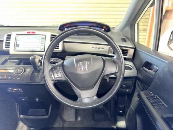 フリードスパイク1.5 G ジャストセレクション 4WD　防錆塗装4WDTVナビBカメ 1500