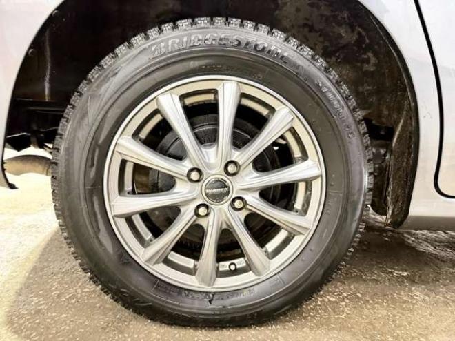 フリードスパイク1.5 G ジャストセレクション 4WD　防錆塗装4WDTVナビBカメエンスタETC夏冬タイヤ 1500