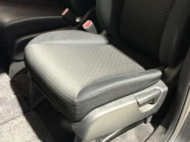 フリードスパイク1.5 G ジャストセレクション 4WD　防錆塗装4WDTVナビBカメエンスタETC夏冬タイヤ 1500