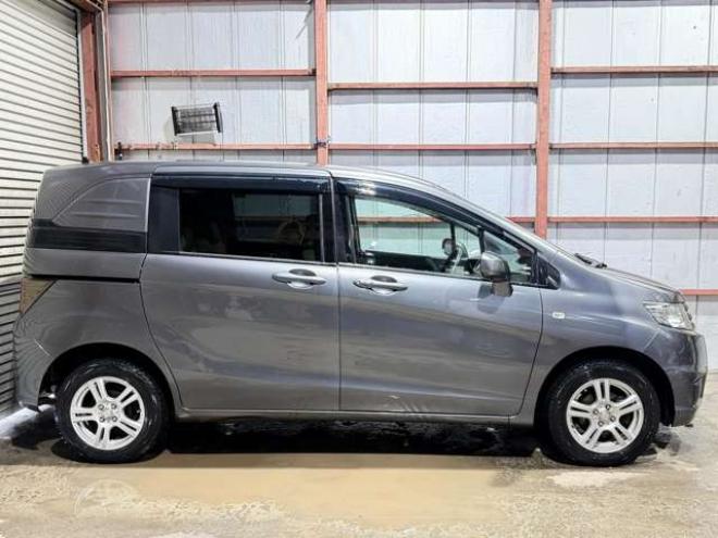 フリードスパイク1.5 G ジャストセレクション 4WD　防錆塗装4WDナビBカメETC 1500