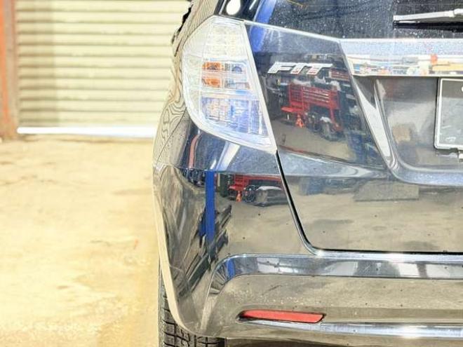 フィットハイブリッド1.3　防錆塗装キーレスCDETC 2WD 1300