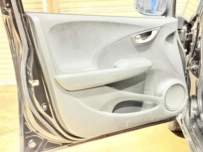 フィットハイブリッド1.3　防錆塗装キーレスCDETC 2WD 1300