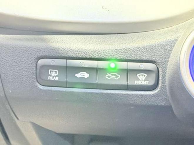 フィットハイブリッド1.3　防錆塗装キーレスCDETC 2WD 1300