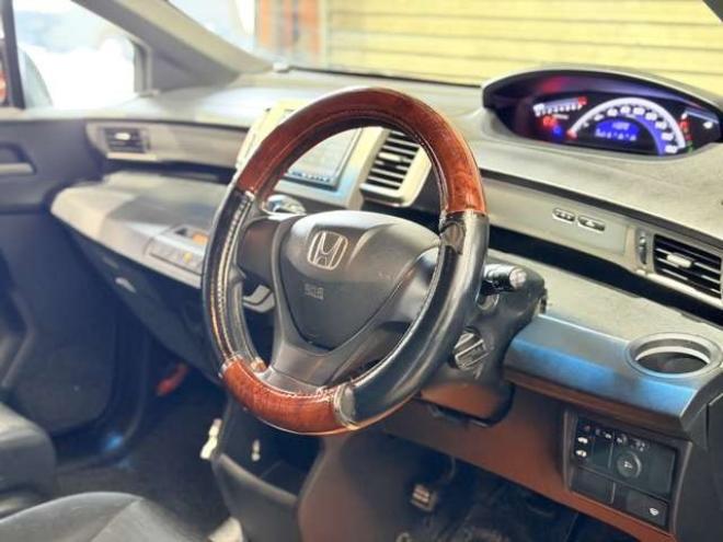 フリードスパイク1.5 G ジャストセレクション 4WD　防錆塗装4WDTVナビETC 1500