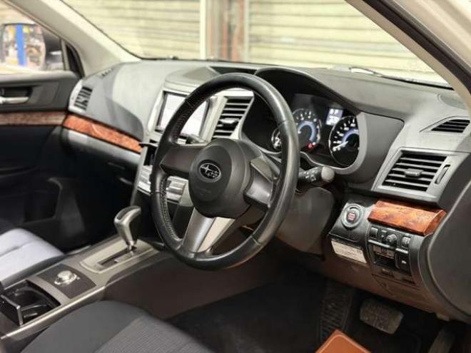 レガシィワゴン2.5 i Lパッケージ リミテッド 4WD　防錆塗装4WDTVナビBカメETC夏冬タイヤ 2500