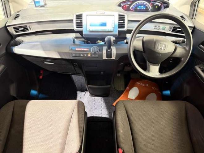 フリード1.5 G ジャストセレクション 4WD　防錆塗装4WDTVナビBカメエンスタETC夏冬タイヤ 1500