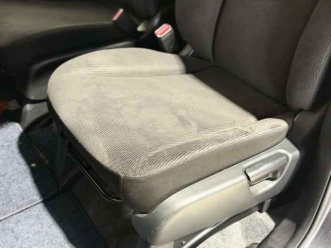 フリード1.5 G ジャストセレクション 4WD　防錆塗装4WDTVナビBカメエンスタETC夏冬タイヤ 1500