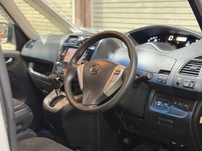 セレナ2.0 20X 4WD　防錆塗装4WDTVナビBカメETC後席モニタ 2000