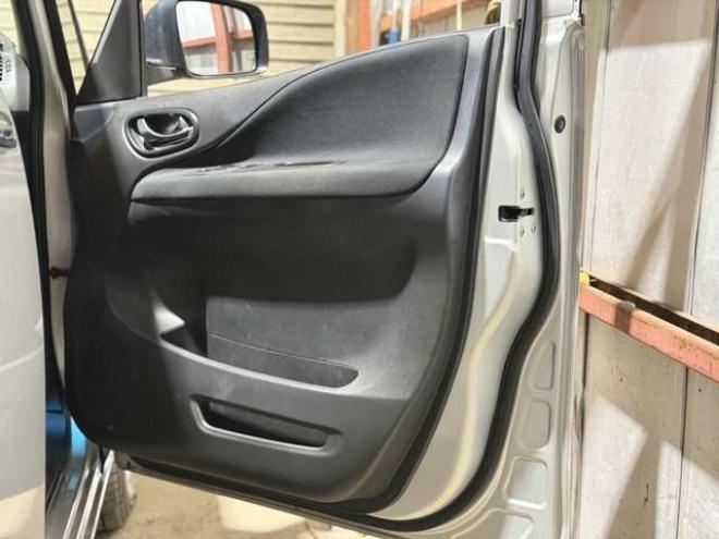 セレナ2.0 20X 4WD　防錆塗装4WDTVナビBカメETC後席モニタ 2000