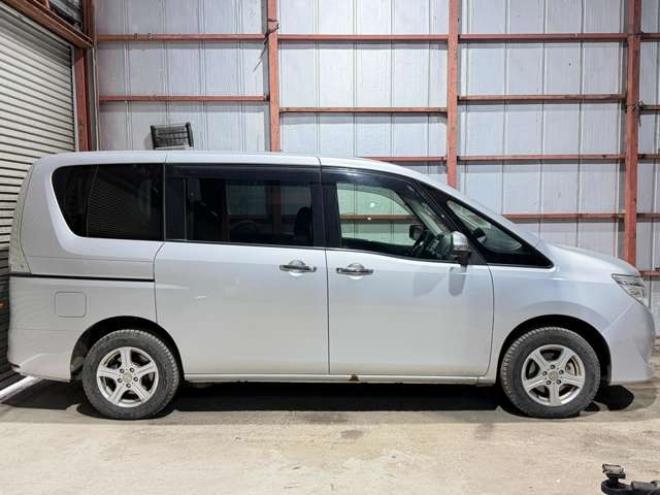 セレナ2.0 20X 4WD　防錆塗装4WDTVナビBカメETC後席モニタ 2000