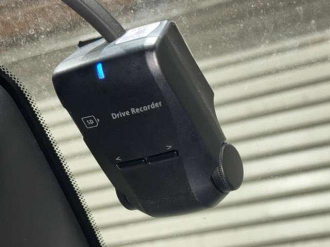 セレナ2.0 20X 4WD　防錆塗装4WDTVナビBカメETC後席モニタ 2000