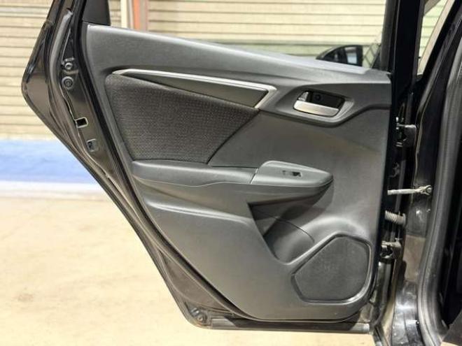 フィット1.5 ハイブリッド Fパッケージ 4WD　防錆塗装4WDエンスタCD 1500