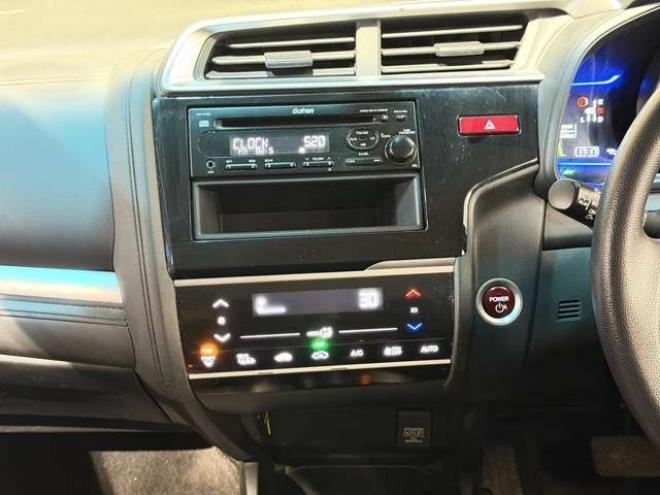 フィット1.5 ハイブリッド Fパッケージ 4WD　防錆塗装4WDエンスタCD 1500