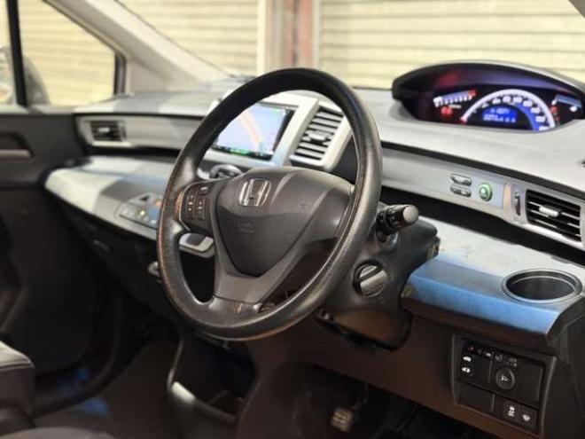 フリード1.5 G ジャストセレクション 4WD　防錆塗装4WDTVナビエンスタ 1500