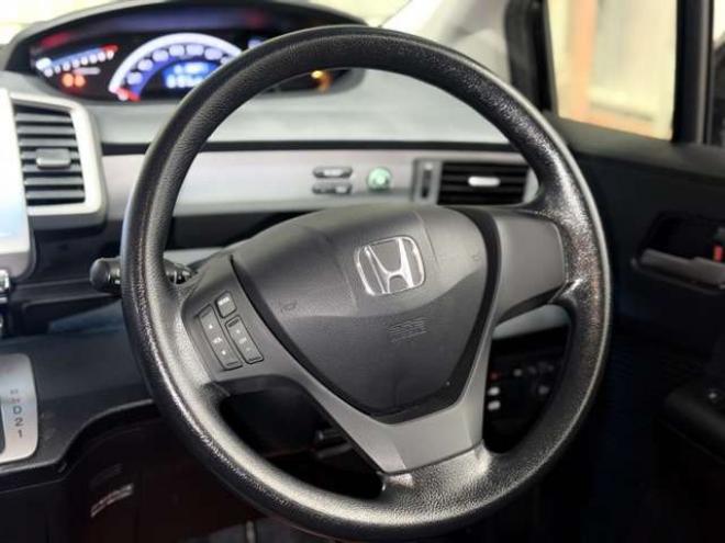 フリード1.5 G ジャストセレクション 4WD　防錆塗装4WDTVナビエンスタ 1500