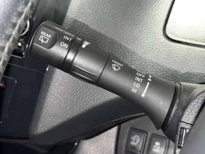 セレナ2.0 ハイウェイスター 4WD　防錆塗装4WDTVナビBカメ 2000